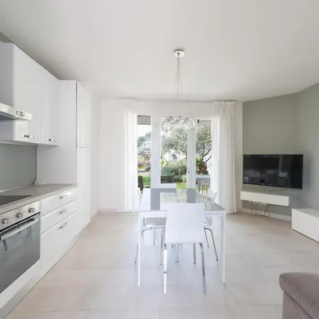 Villaggio Les Maisons - Immobiliare Pacella * Lido di Jesolo